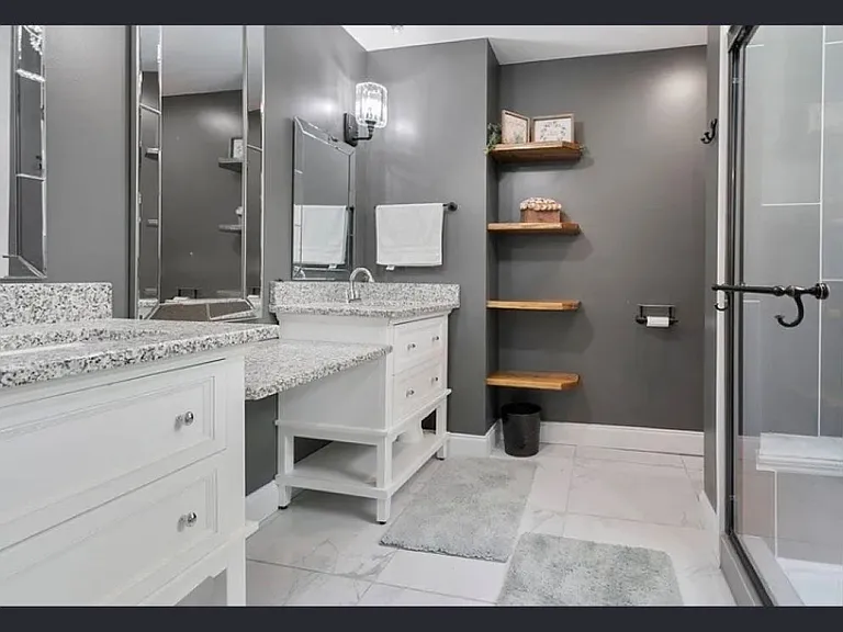 3704 Hilldale Dr NE — Photo 11