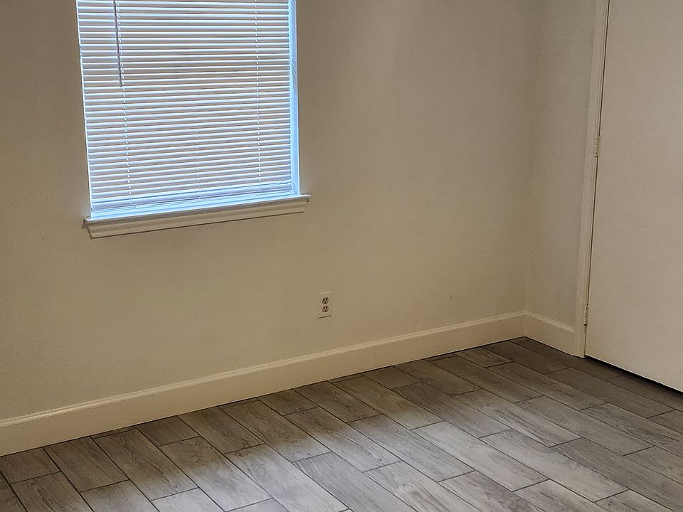 1st image of 1737 Dynasty Cir