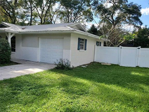 4th image of 4960 NE 22nd Ter