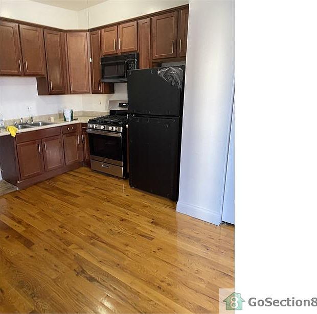 2nd image of 6424 S Langley Ave #2