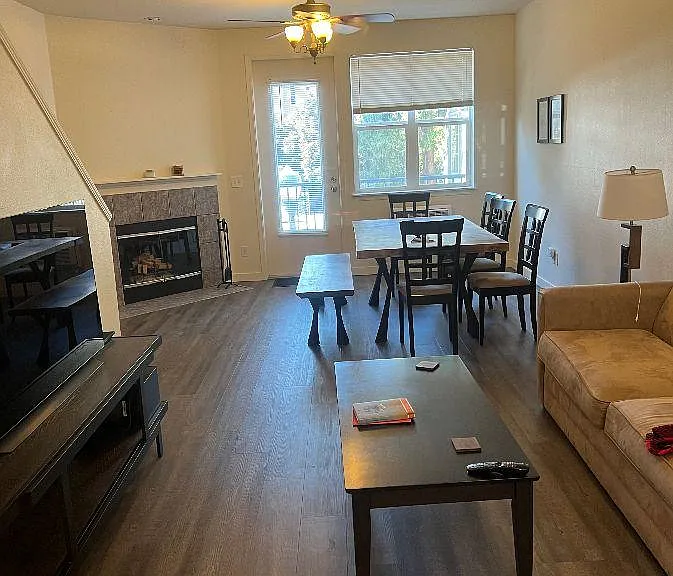 724 SE Fairwinds Loop — Photo 16