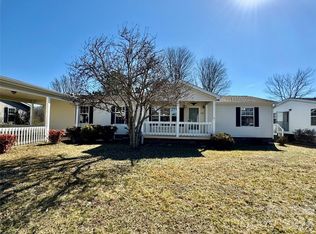 436 Riverwind Dr, Hendersonville, NC 28739