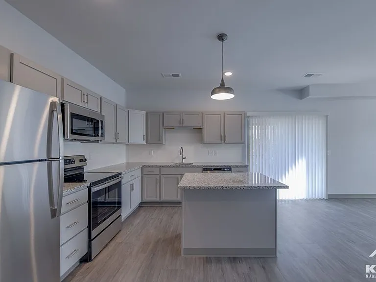 Indian Point Apartments — Photo 34