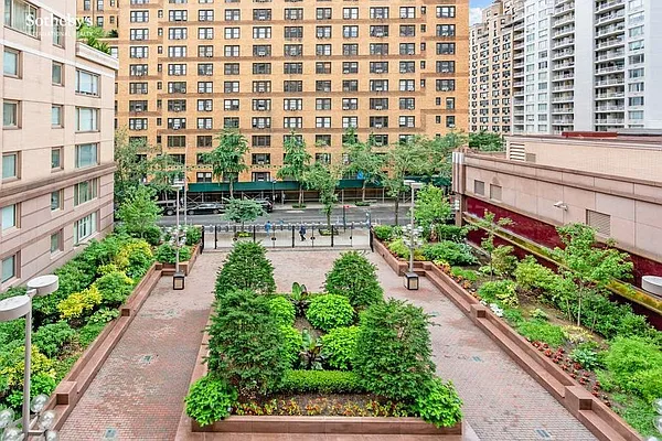 Rented by Sotheby's International Realty | media 19