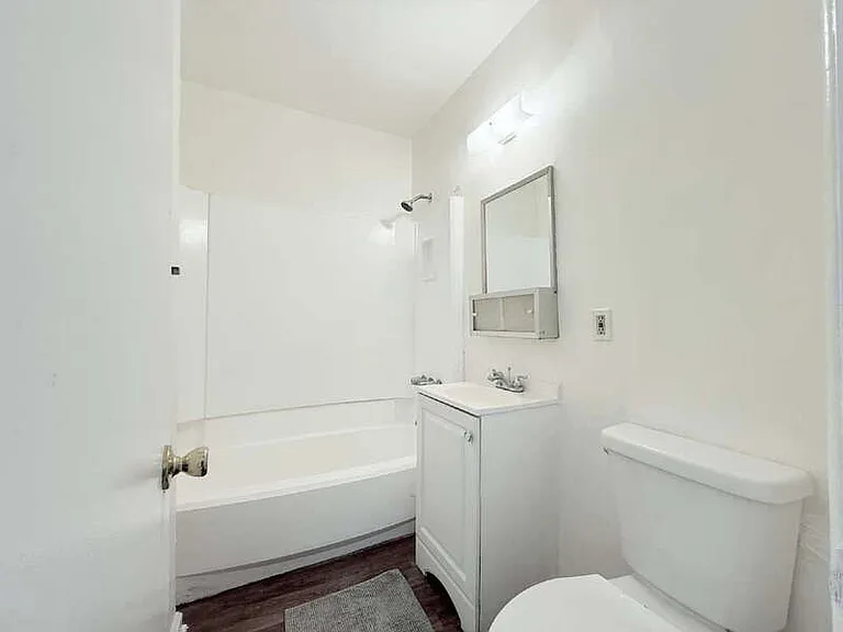 1497 W 29th St #3 — Photo 16