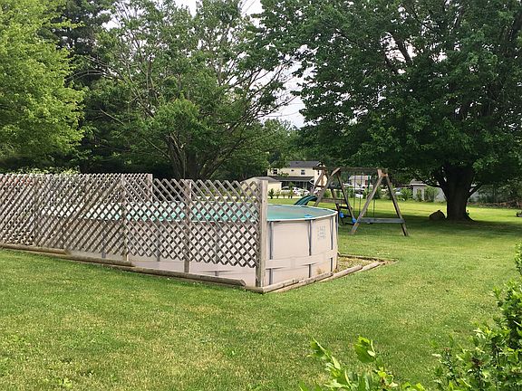2nd image of 2730 Lyman Dr