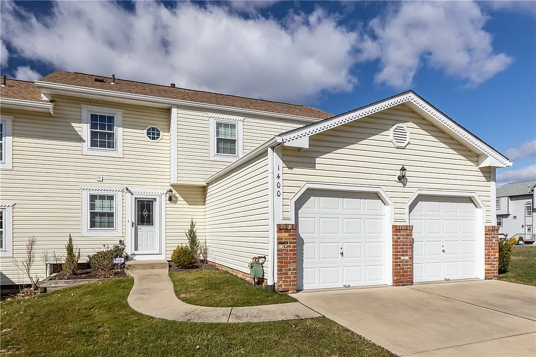 1400 Lexington Dr photo 1