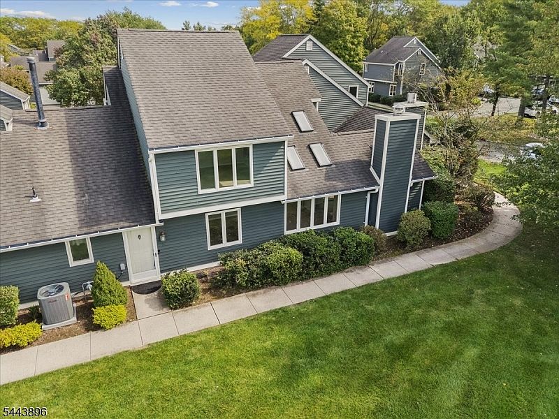 1st image of 10 Village Dr