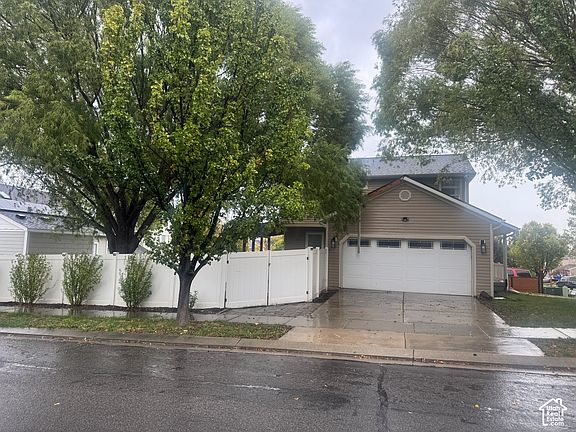 3rd image of 4027 E O'Fallons Way