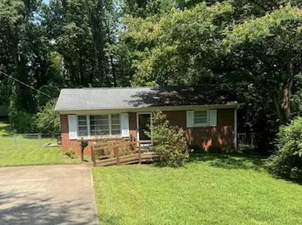 411 Holly Hills Rd, Dallas, NC 28034