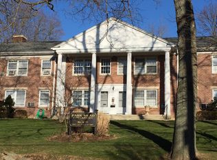 198 Park St, New Canaan, CT 06840