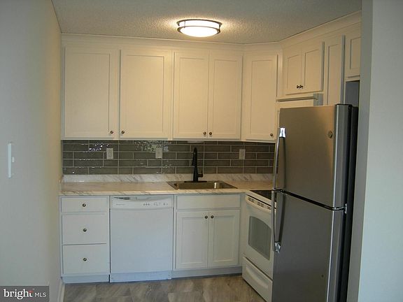 5th image of 501 N Providence Rd APT 407