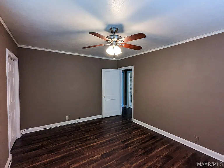 101 Oak Forest Dr — Photo 9