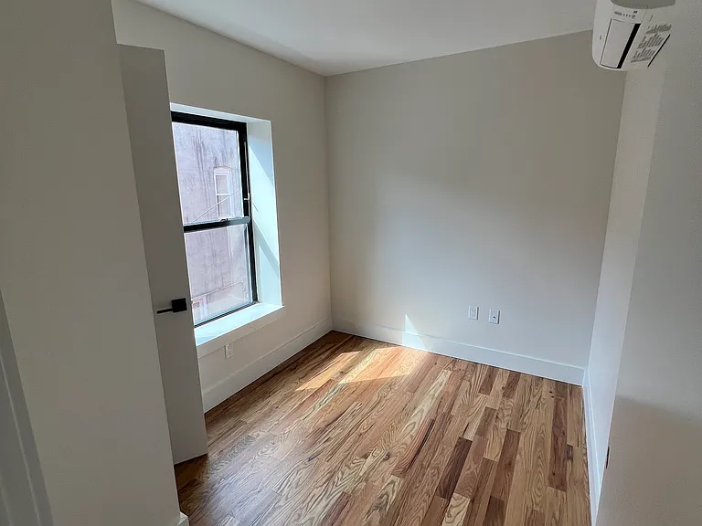679 Watkins St #3 — Photo 3