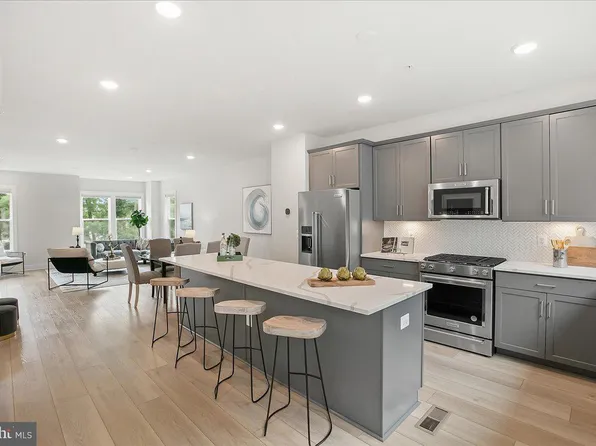 12768 Sunrise Valley Dr, Reston, VA 20191