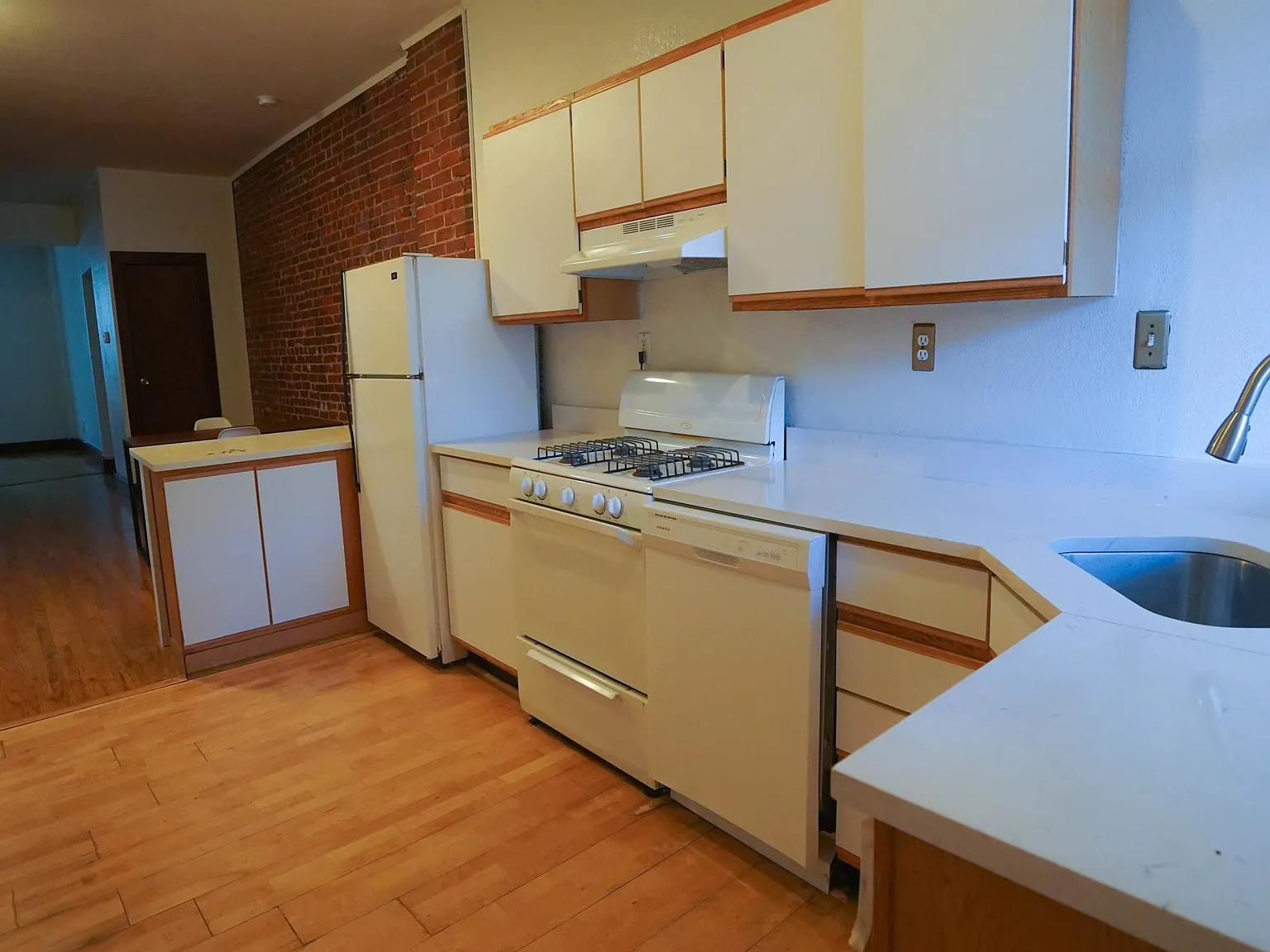 5943 Kingsbury Ave — Photo 1