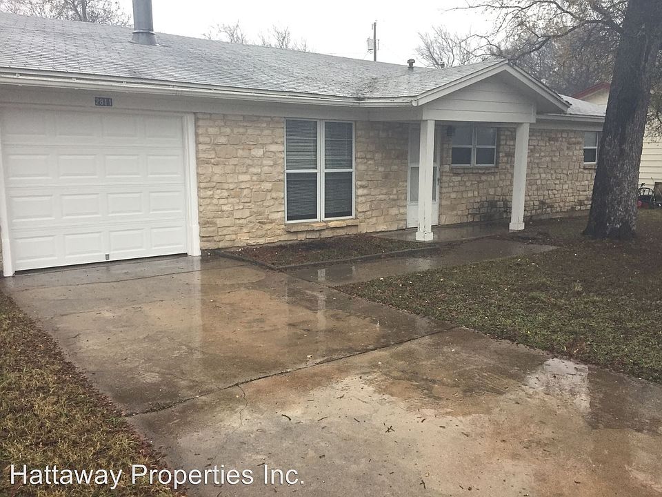 1st image of 2811 Live Oak Dr