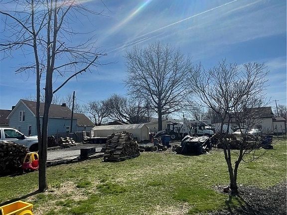 5th image of 3123 W 61st St