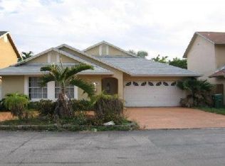 7870 NW 189th St, Hialeah, FL 33015