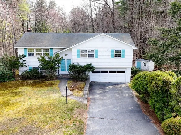 17 Candlewood Dr, Andover, MA 01810