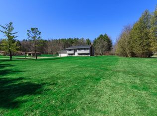 8420 Williams Rd, Chardon, OH 44024