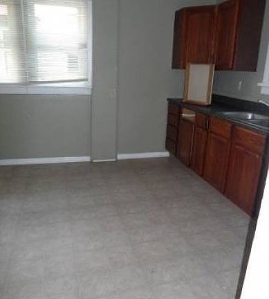 3rd image of 493 Edgewood Ave