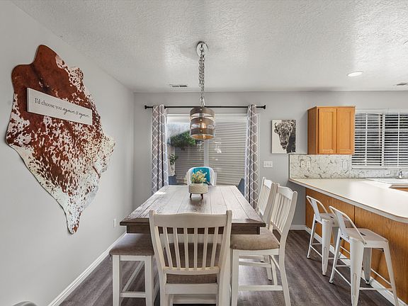 5th image of 1027 E Sara Ln S