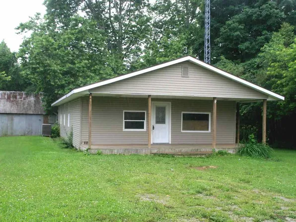 445 E Pike St, Roann, IN 46974