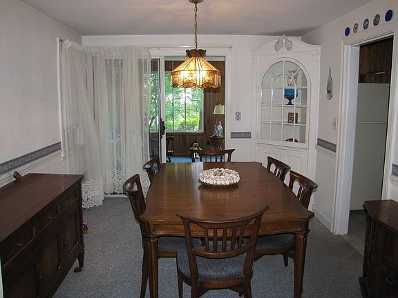 3rd image of 169 Nahatan St
