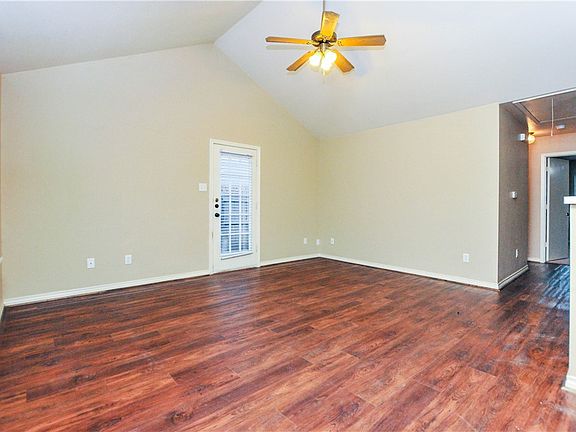 3rd image of 2328 Pintail Ln