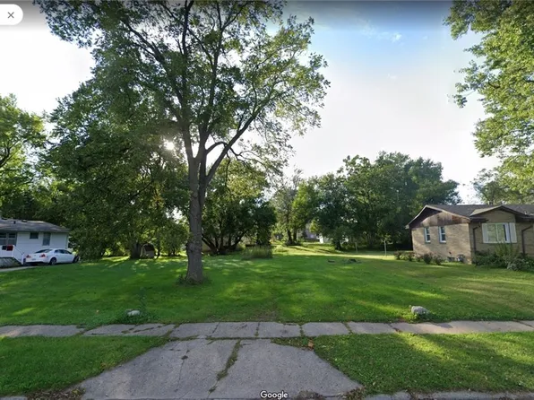2816 Sampson St, Des Moines, IA 50313