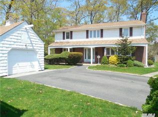 1314 Concord Pl, Merrick, NY 11566