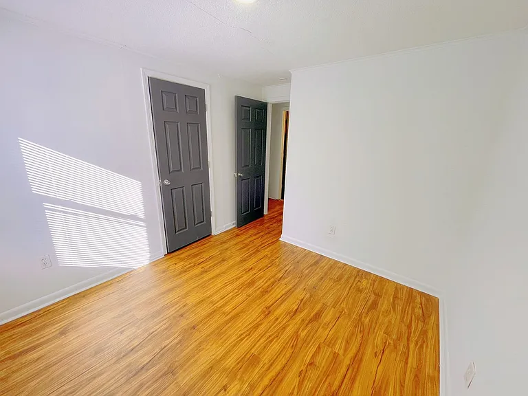 2528 Glenbrook Dr — Photo 7