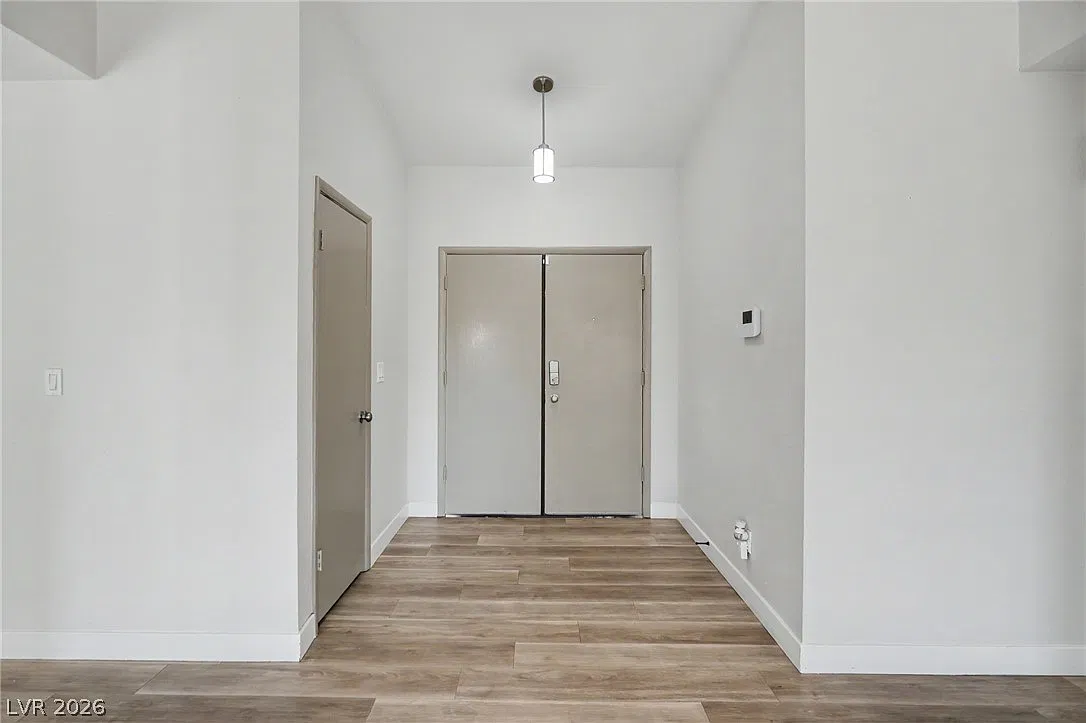 3 bed, 2.0 bath, 1424 sqft, $2,050 — Photo 4