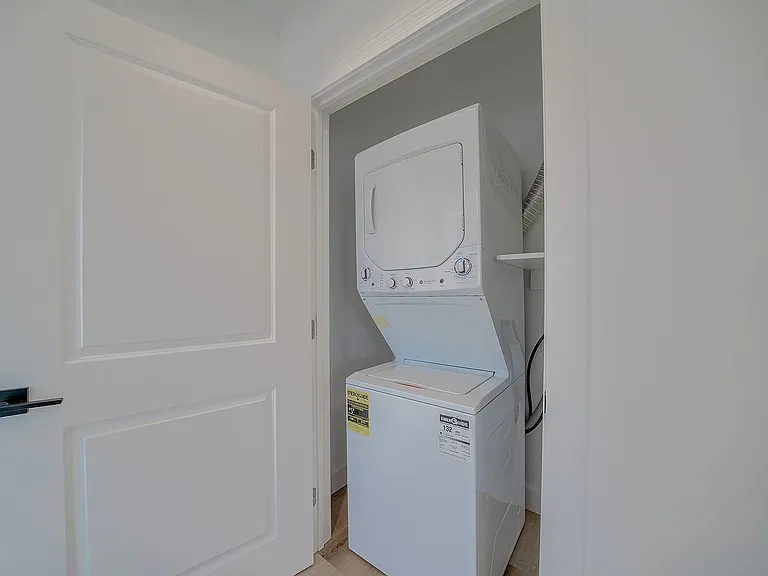 1014 S Hayworth Ave — Photo 5