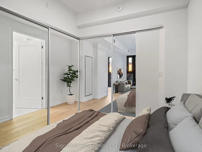 801 The Queensway #520 — Photo 3