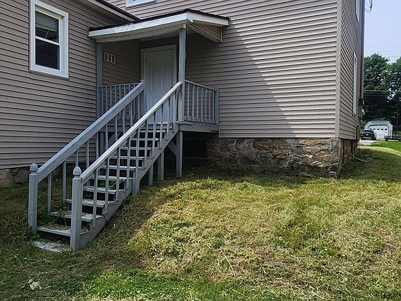 3rd image of 15 Mechanic St #15