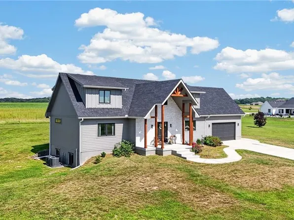 6565 Tucker Dr, Odessa, MO 64076