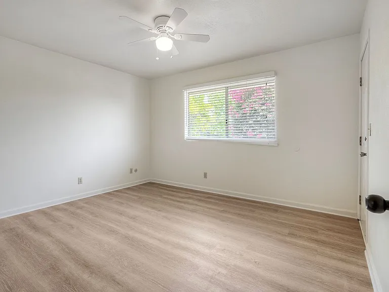 749 Highland St — Photo 14
