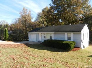 26 New Sugar Creek Rd, Fenton, MO 63026