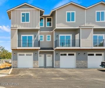 2600 Racquet Ln #30, Yakima, WA, 98902