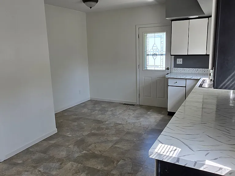 118 Stanley St — Photo 9