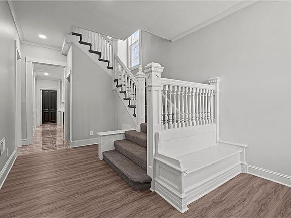 4th image of 522 Olive St
