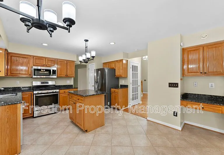 9140 Worthington Dr — Photo 33