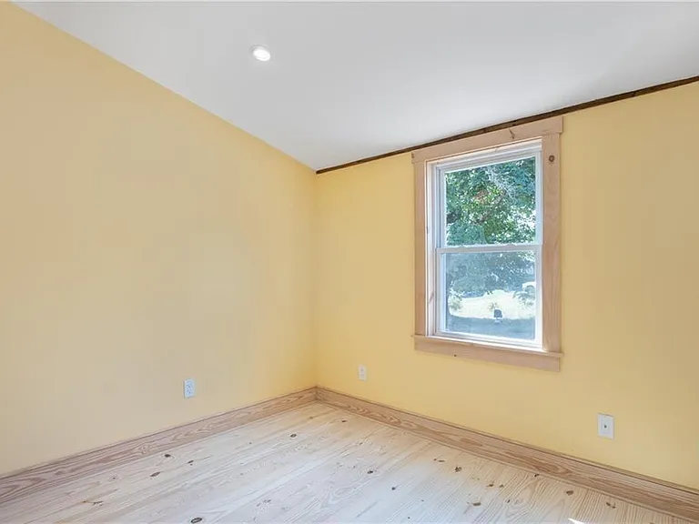 2930 Main Rd — Photo 10