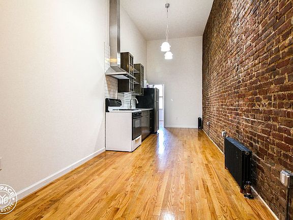 2nd image of 1442 Dekalb Ave APT 3L