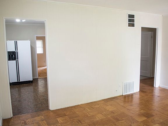 3rd image of 6813 Wanda Ave