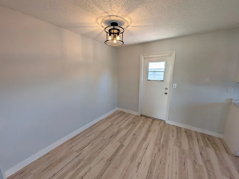 4840 Volusia Ave — Photo 6