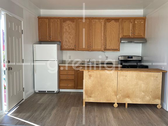 4th image of 366 Park St #C