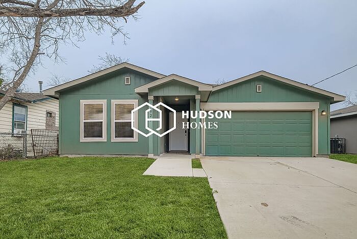 1st image of 923 Drury Ln